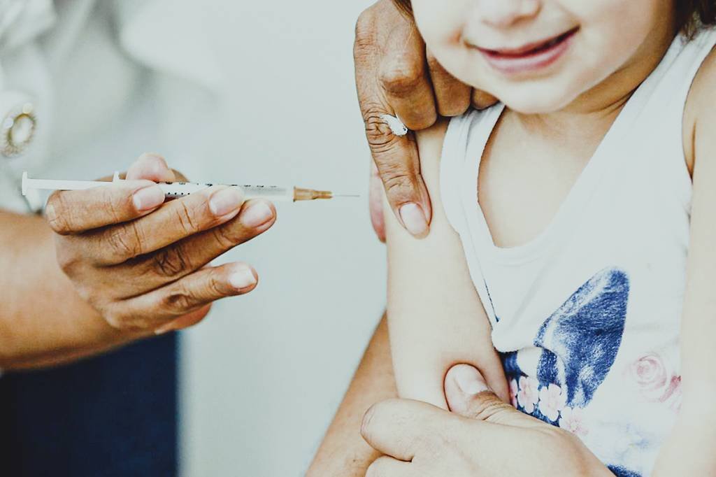Apenas metade das crianças em SP foi vacinada contra poliomelite neste ano