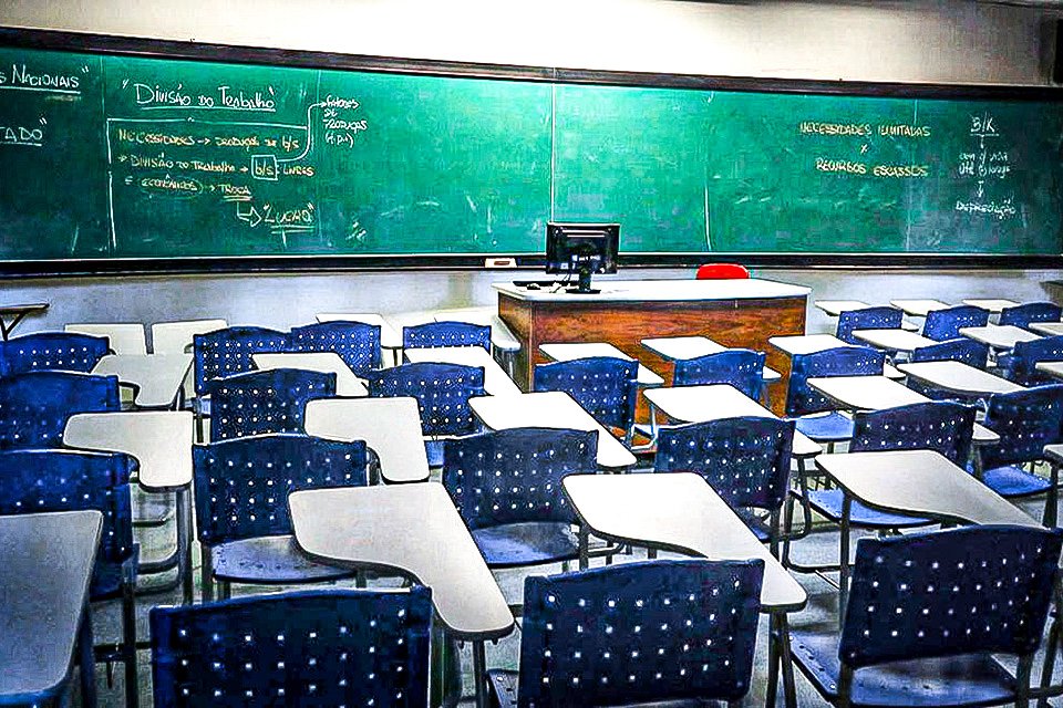 Prefeitura de SP suspende aulas presenciais em toda rede de ensino por duas semanas