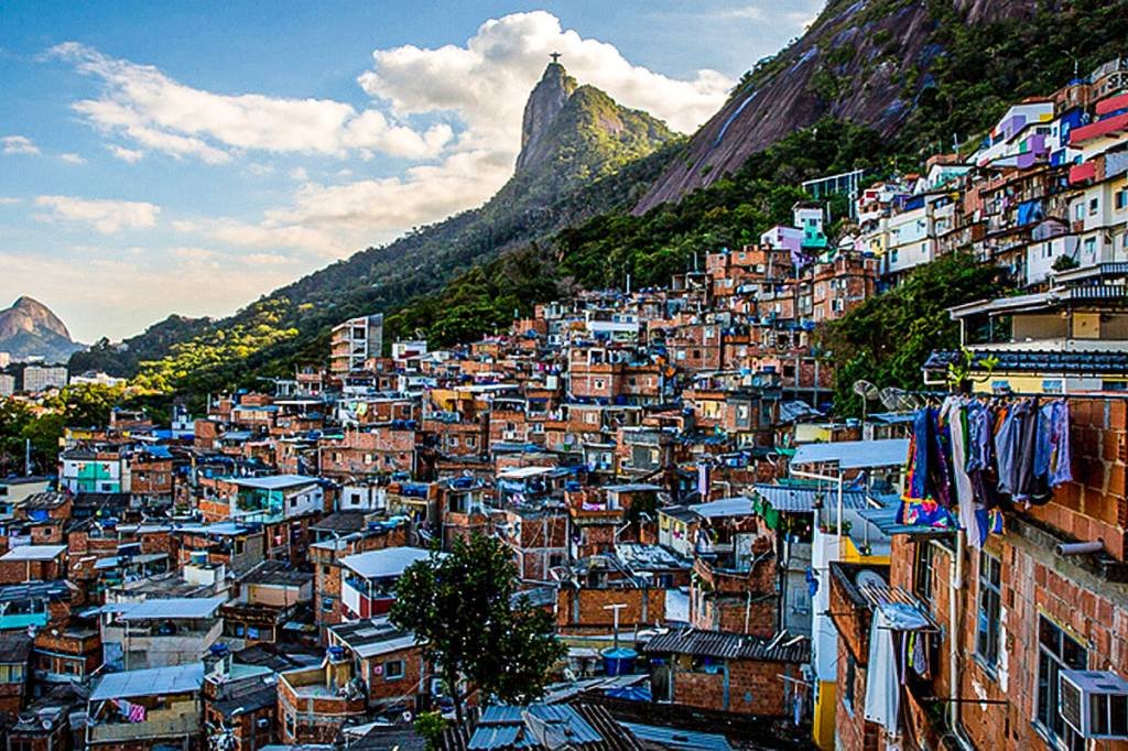Favela no Rio de Janeiro: dos 17 ODS, o Brasil cumpre apenas um até o momento (joao Gurgel / 500px/Getty Images)