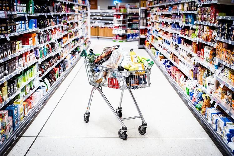 De janeiro a maio deste ano o setor de supermercados acumula alta real nas vendas de 5,32% (deflacionado pelo IPCA/IBGE) (Jacobs Stock Photography Ltd/Getty Images)