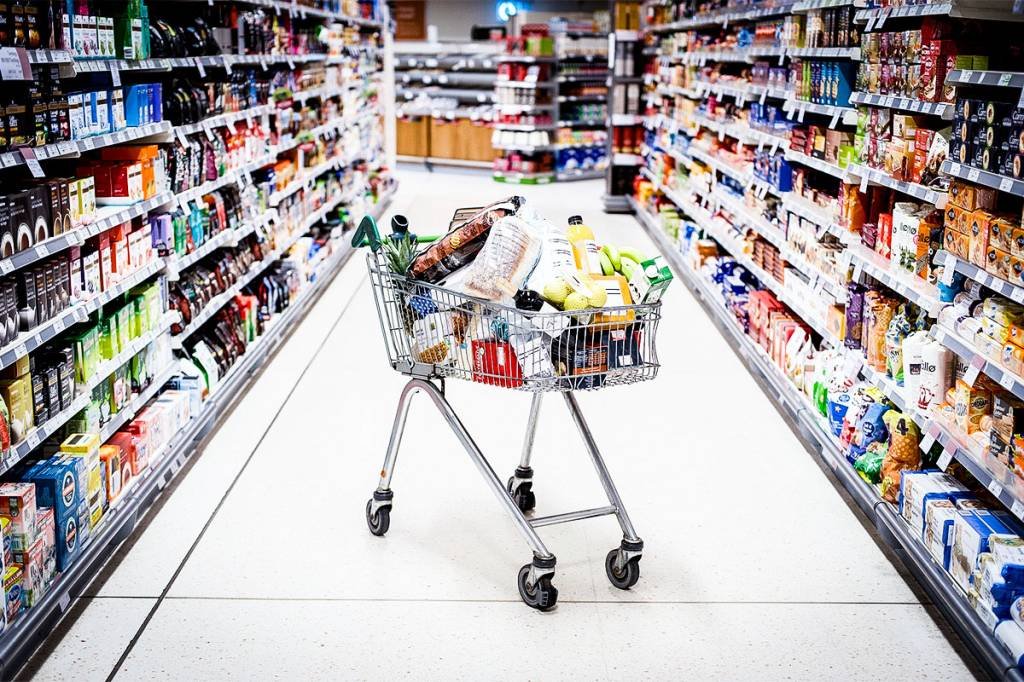 Consumidores esperam inflação de 4,8% nos próximos 12 meses, diz FGV