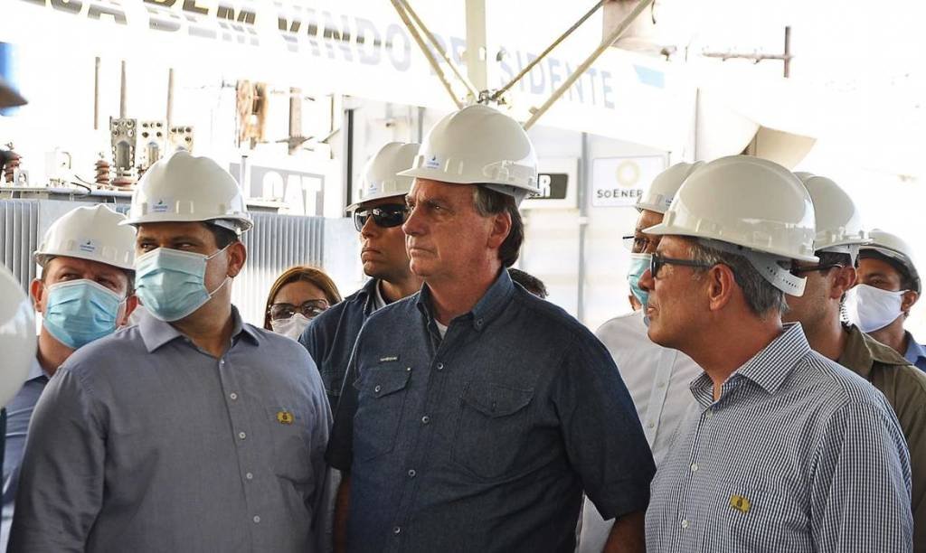 Bolsonaro isenta moradores do Amapá do pagamento da conta de luz