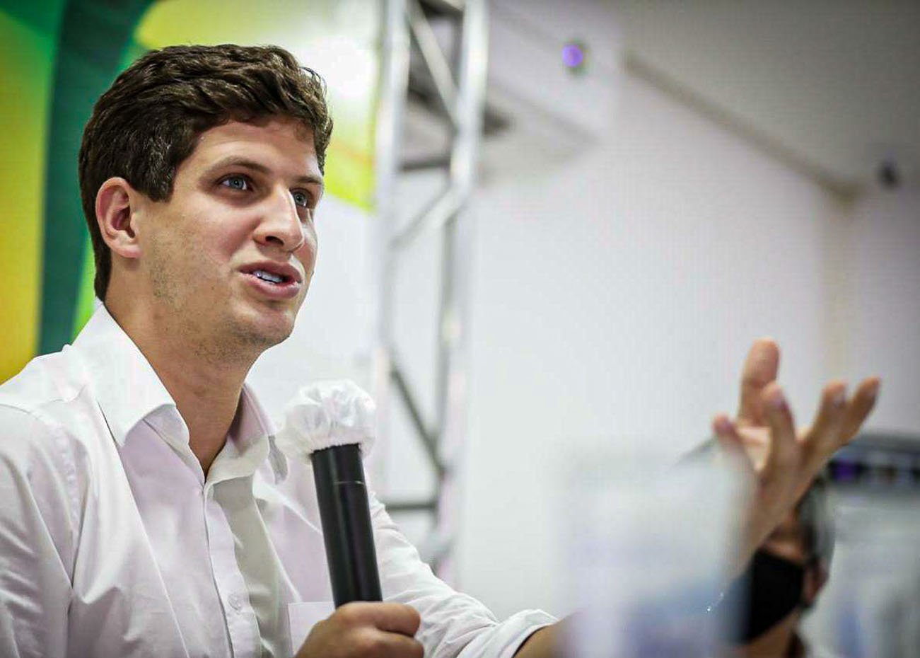 João Campos mantém liderança em Recife com 76% das intenções de voto, aponta Datafolha