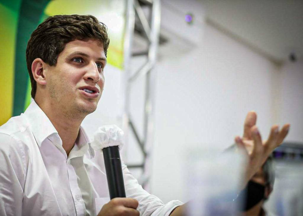 Candidato no Recife, João Campos promete crédito a empresários negativados