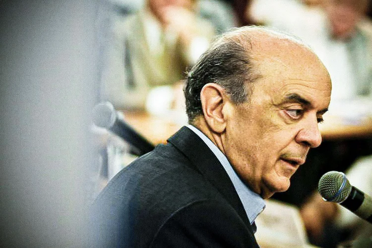 José Serra: senador será afastado por quatro meses do cargo. (FotoArena/Getty Images)