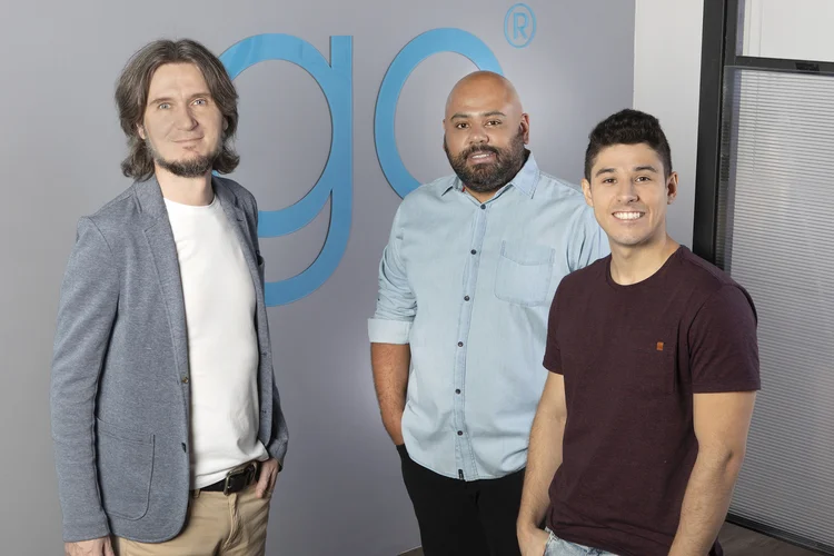Erick Vaitkievicius, Rodolfo Gomes e Lucas Nocete, fundadores da PPT Go: entre os clientes da startup estão marcas como Claro, Ambev e Pepsico (Bruno Mooca/PPT Go/Divulgação)
