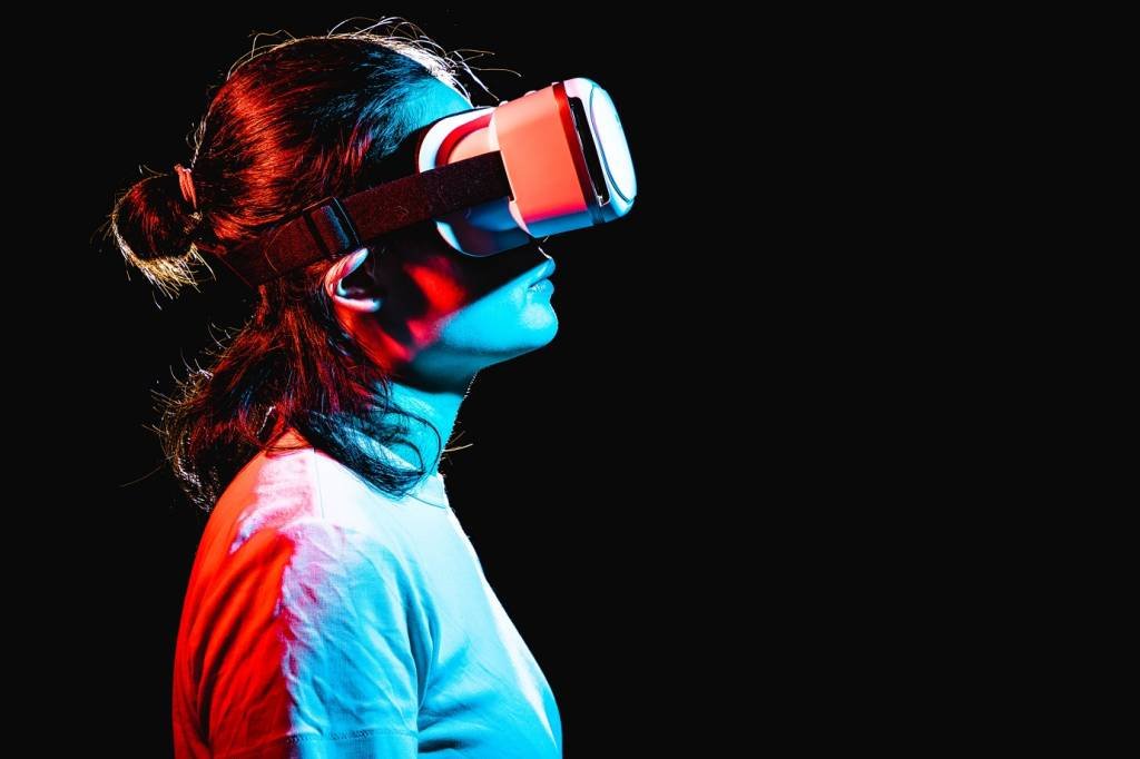 Marcas poderão surfar se estiverem antenadas nas possibilidades da nova realidade virtual (Kilito Chan/Getty Images)