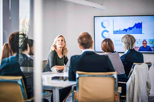 10 maneiras de mostrar proatividade em reuniões de trabalho