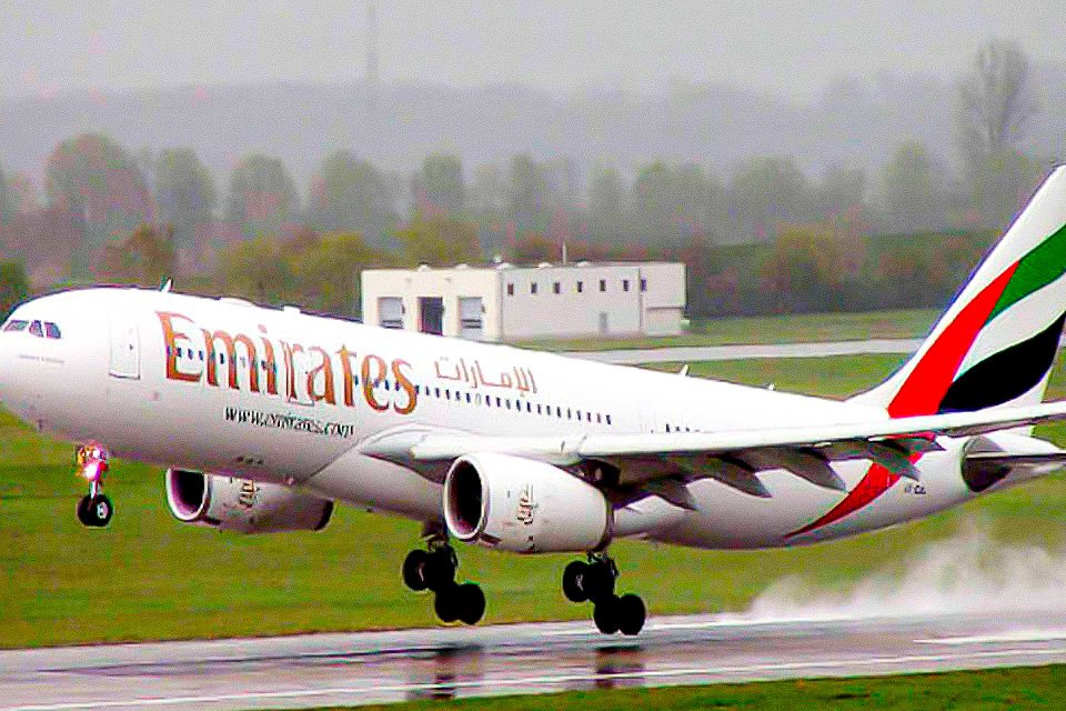 Emirates tem primeiro prejuízo semestral em 30 anos