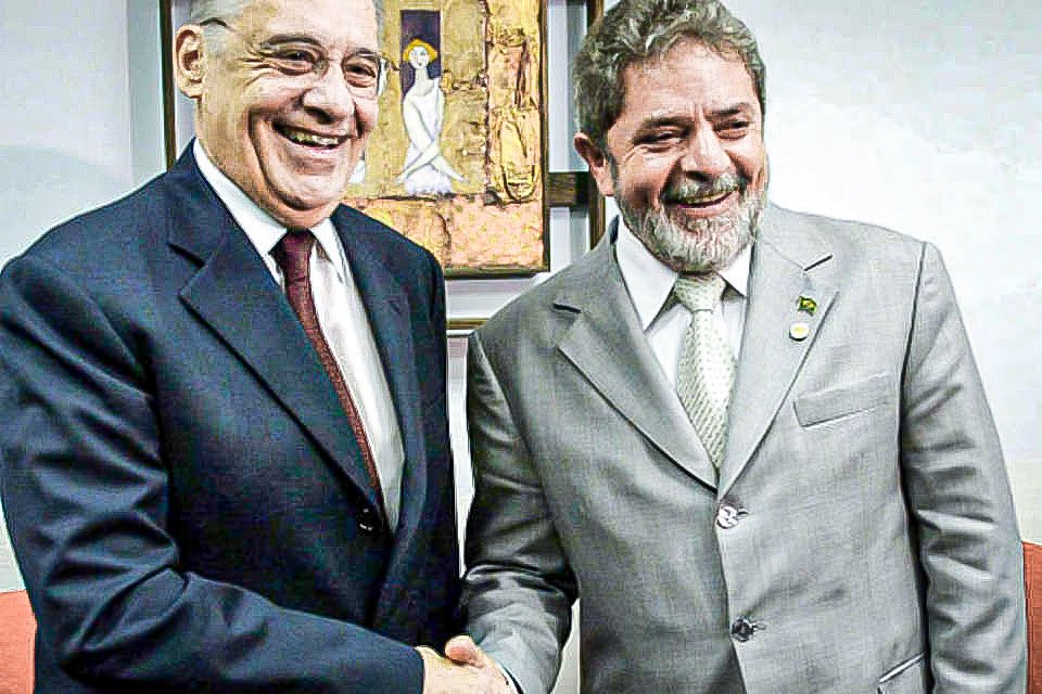 Transição entre os ex-presidentes FHC e Lula, em 2002: pela primeira vez na história do Brasil um decreto estabeleceu as regras para a passagem de bastão entre os governos (Ricardo Stuckert/PR/Divulgação)