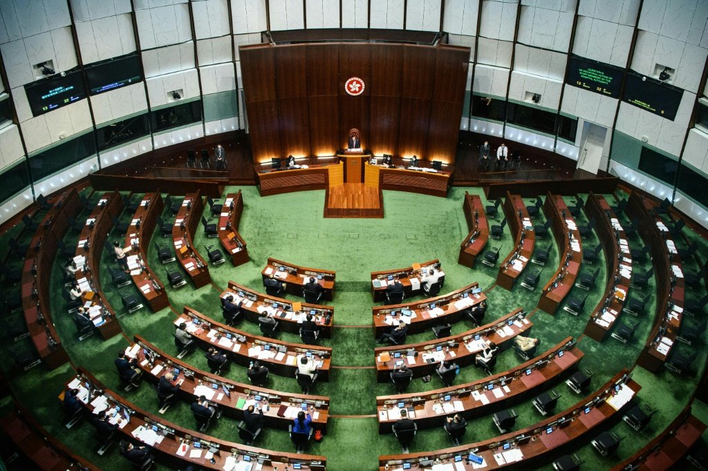 Londres convoca embaixador chinês por cassação de deputados em Hong Kong