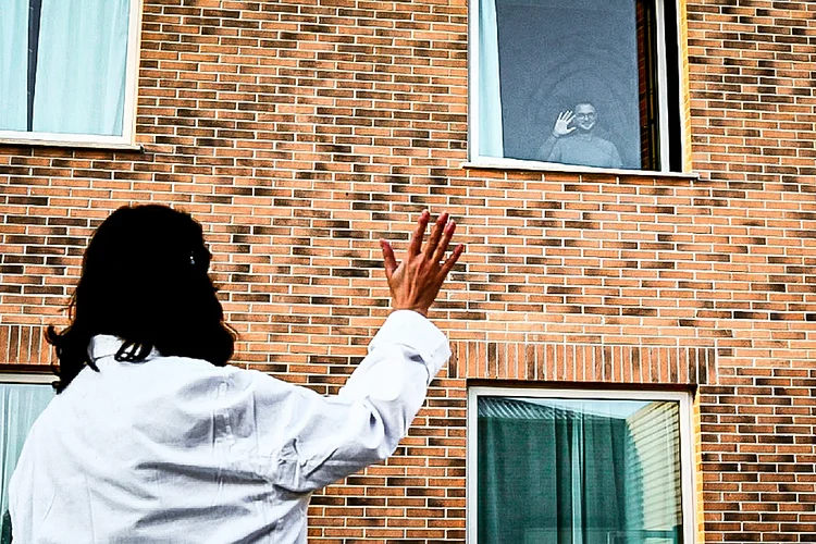Roma: Foram providenciadas pelo ministério de assuntos regionais 15.000 camas de hotel para serem usadas em todo o país (AFP/AFP Photo)