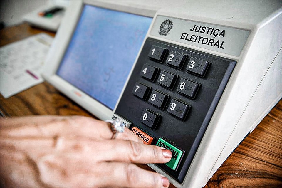 Eleitores, com o título de eleitor cadastrado no exterior, poderão votar em trânsito se estiverem em viagem ao Brasil. (Fabio Pozzebom)