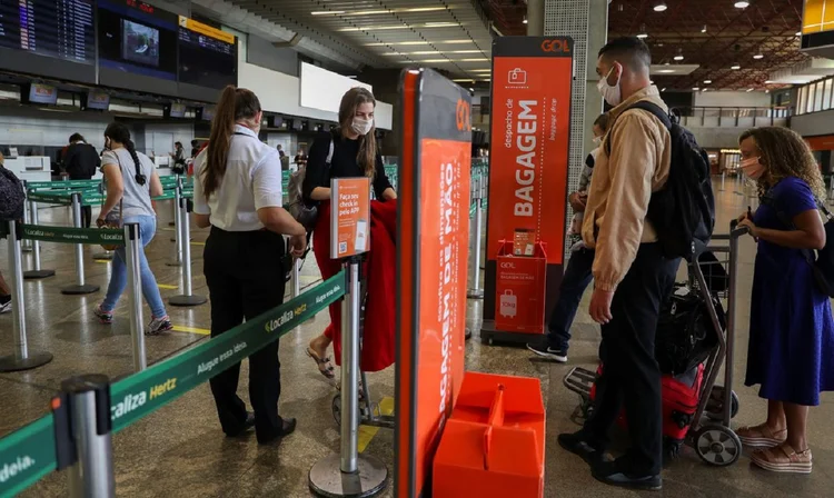 Infraero: de acordo com regras adotadas em todos os aeroportos do país, a estatal recomenda que, em caso de viagens nacionais, as pessoas cheguem ao aeroporto com, no mínimo 1h30 antes do horário do voo (Amanda Perobelli/Reuters)