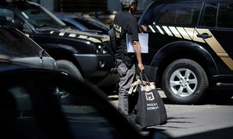 PF: Na ação, estão sendo cumpridas 11 medidas judiciais, sendo dois mandados de prisão preventiva e nove mandados de busca e apreensão (Ueslei Marcelino/Reuters)