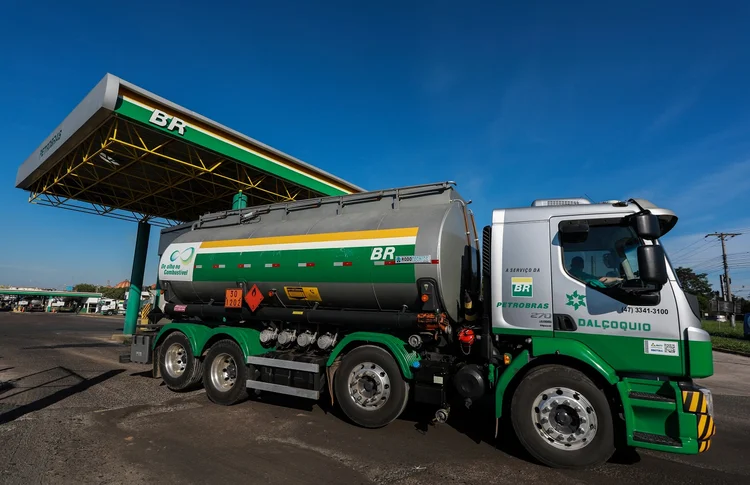 Petobras: estatal aumentou em 5% o preço médio da gasolina nas refinarias e em 4% para o diesel (Diego Vara/Reuters)