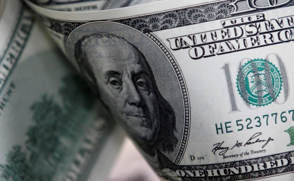 Remessas para o exterior: o que fazer com o dólar a R$ 5,40?