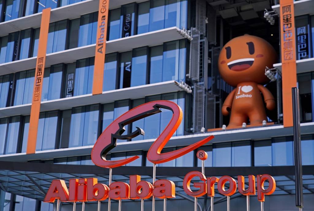 China intensifica vigilância e multa Alibaba e Tencent por monopólio