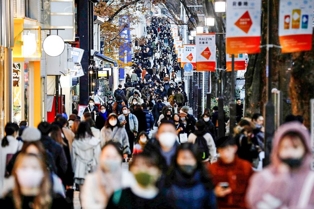 Tóquio: "o vírus não tem calendário, pode atingir em qualquer momento, no Natal, no fim do ano ou início do próximo" (Reuters Brazil/Kim Kyung-Hoon)