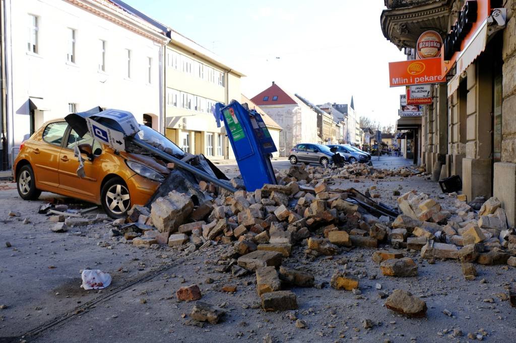 Forte terremoto deixa 6 mortos e causa desligamento de usina nuclear na Croácia