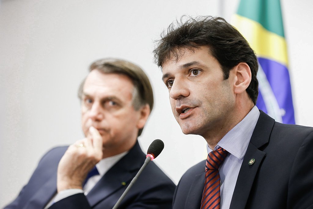 Presidente da República, Jair Bolsonaro durante Reunião com Marcelo Alvaro Antônio, Ministro de Estado do Turismo. (Isac Nóbrega/PR/Flickr)