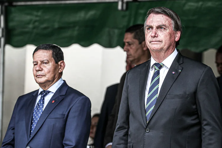Hamilton Mourão: "Não compete a mim entregar a faixa. Se for para entregá-la dobrada, outra pessoa que o faça" (Marcos Corrêa/PR/Divulgação)
