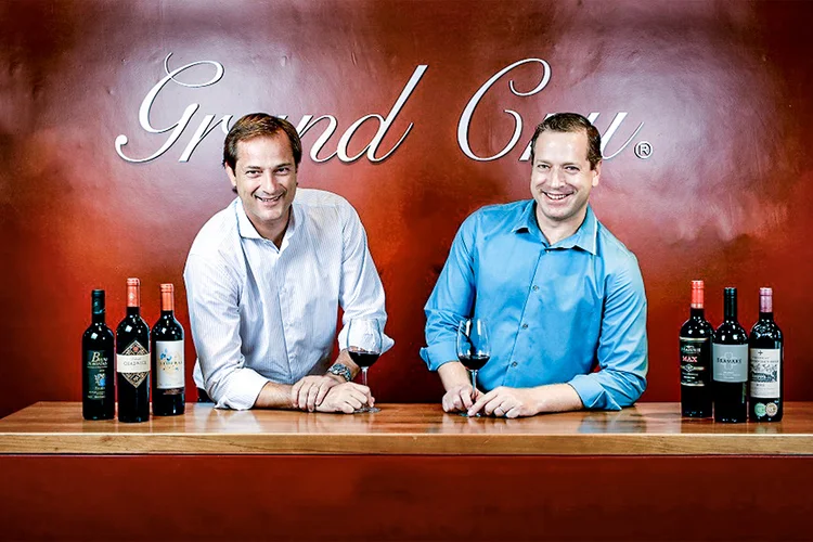 Alexandre Bratt (à dir.), novo CEO da Grand Cru, e o atual, Agustin Blanco  (Divulgação/Divulgação)