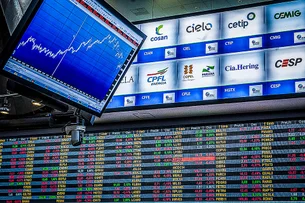 Ibovespa sobe com investidores repercutindo balanços e cenário político externo