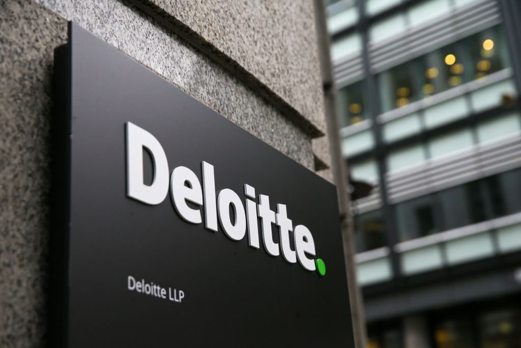 Deloitte: cursos exigidos para se candidatar no processo seletivo também são diversos, como engenharia, administração, comércio exterior e relações internacionais (DANIEL LEAL-OLIVAS/AFP/Getty Images)