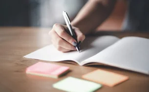 Cinco frases que líderes emocionalmente inteligentes usam para inspirar equipes de alta performance