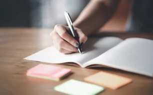 Imagem referente à matéria: Cinco frases que líderes emocionalmente inteligentes usam para inspirar equipes de alta performance