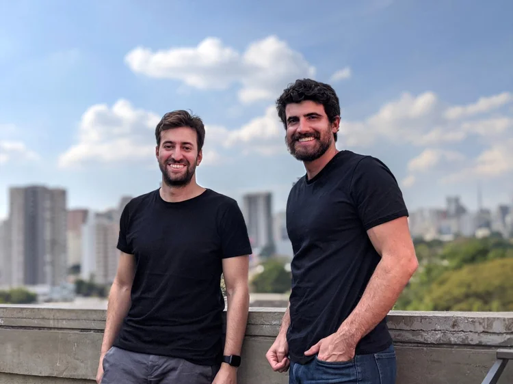 Marcelo Espiga e Luigi Rodrigues, fundadores da Floki: a empresa automatiza compras de produtos para bares, restaurantes e padarias (Floki/Divulgação)