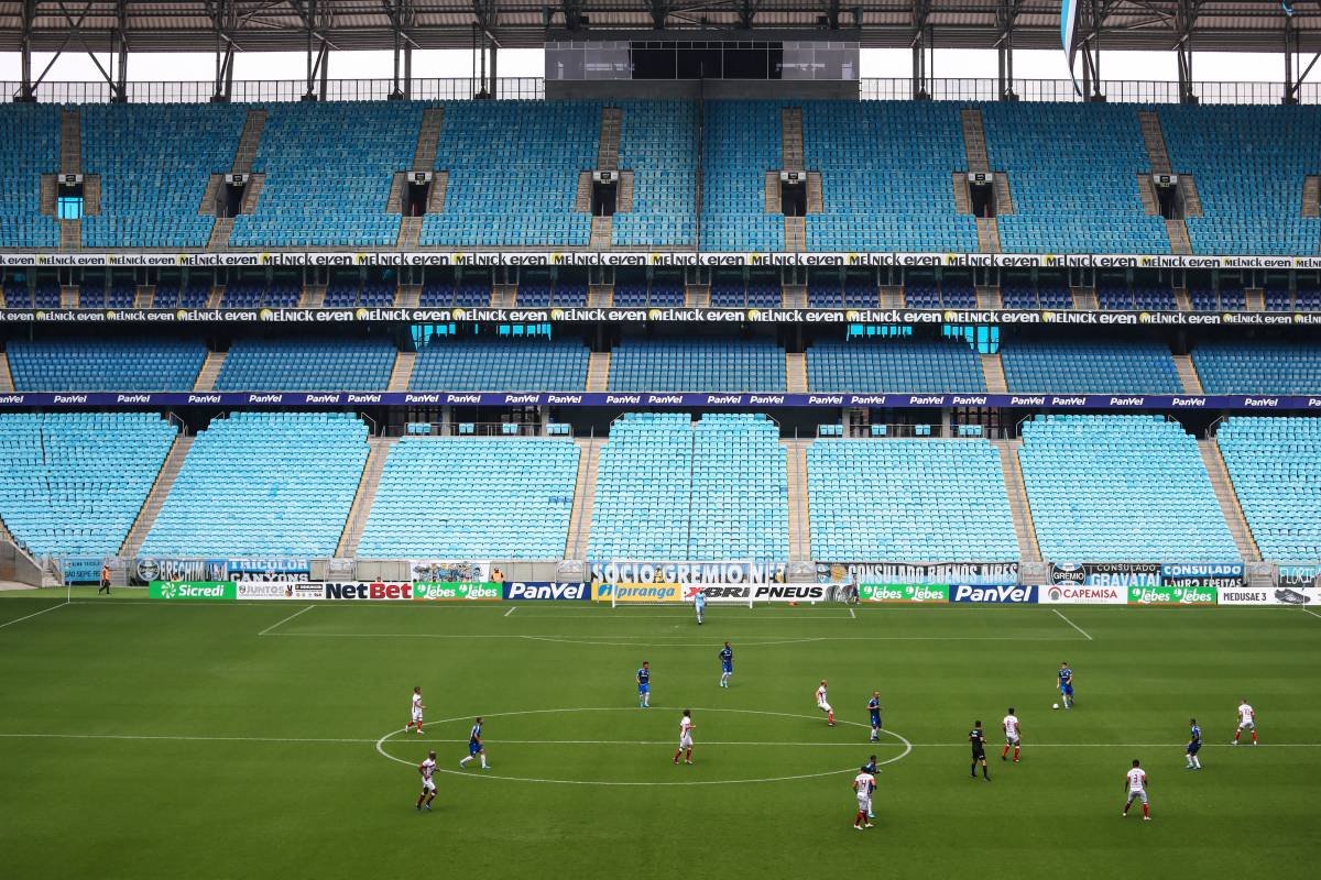 Jogos de futebol hoje, quinta-feira, 15; onde assistir ao vivo e