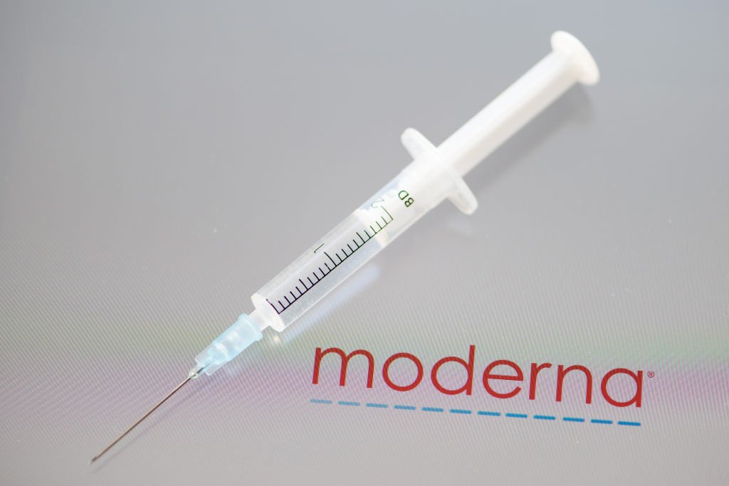 Agência americana discute nesta quinta uso emergencial da vacina Moderna