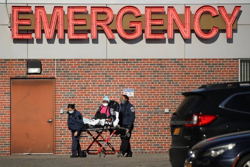 EUA registra nível mais alto de hospitalizações por covid em oito meses