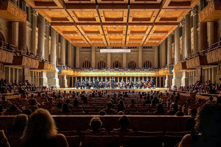 A Sala São Paulo, que reabriu ao público no final de abril, vem ampliando sua capacidade gradativamente. (Germano Lüders/Exame)