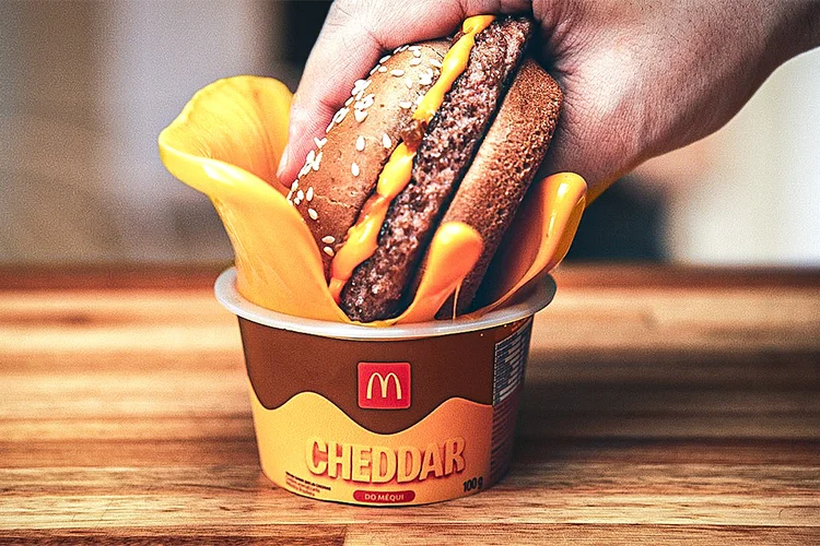 Molho cheddar do McDonald's será vendido separadamente (McDonald's/Divulgação)