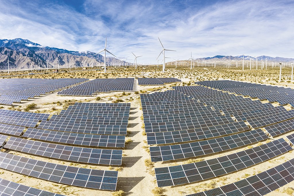 Arábia Saudita acelera energias renováveis com investimentos de R$ 46 bilhões da ACWA Power e Aramco