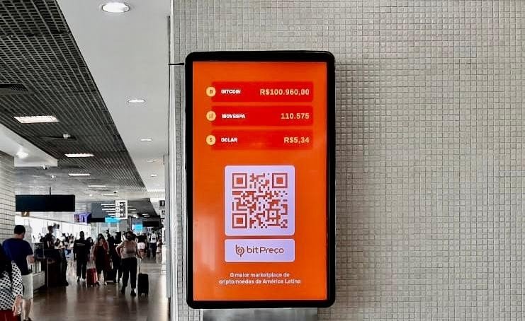 Campanha publicitária leva bitcoin para aeroportos de todo o país