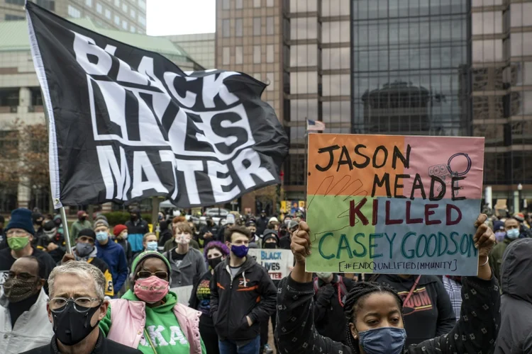 Columbus, Ohio: manifestação no dia 12 de dezembro contra a morte de Casey Goodson Jr, morto pela polícia no dia 4 de dezembro (Stephen Zenner/AFP)