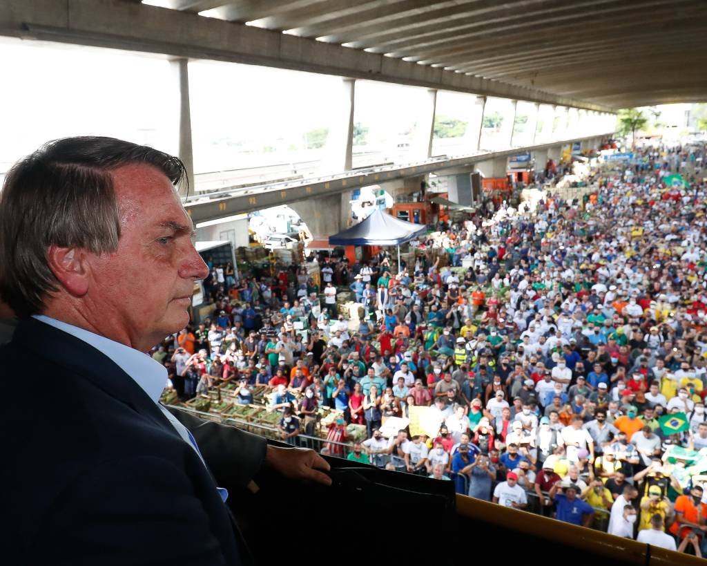 Bolsonaro nega privatização do Ceagesp durante visita com aglomeração