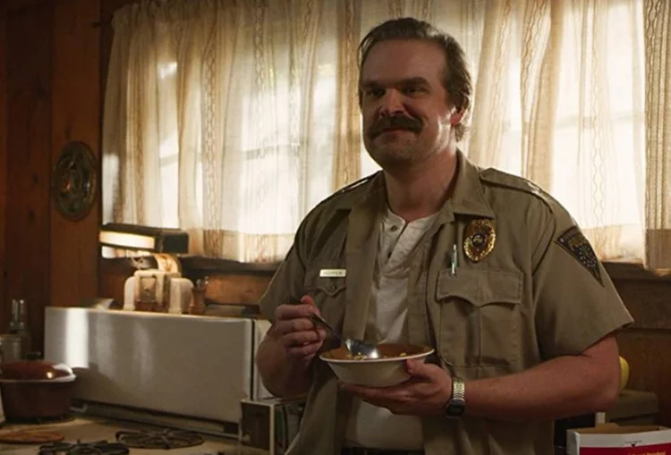 David Harbour: o ator estará na próxima temporada da série.  (Netflix/Reprodução)