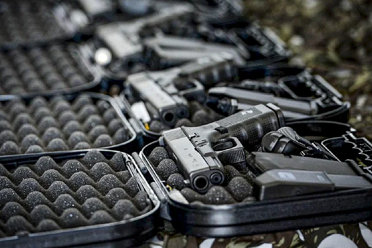 Imposto de importação de armas: Sem a taxa de importação vigente, o número de armas em circulação no país tende a crescer (Fernando Frazão/Agência Brasil)