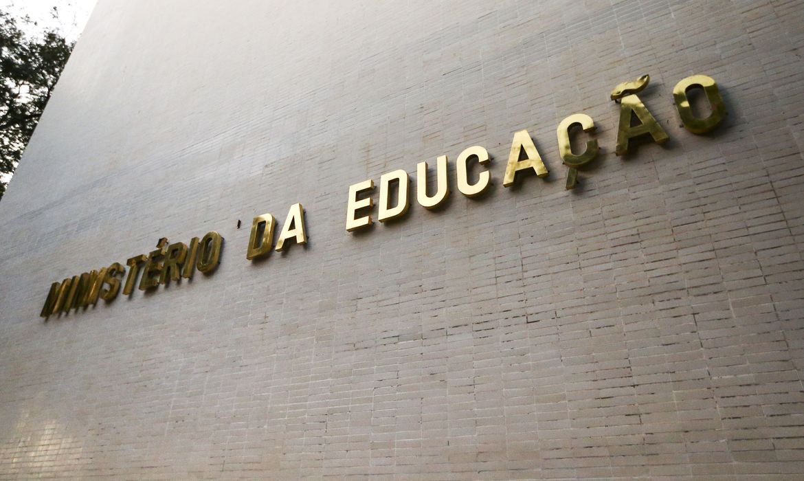 MEC muda para março retorno das aulas presenciais nas federais