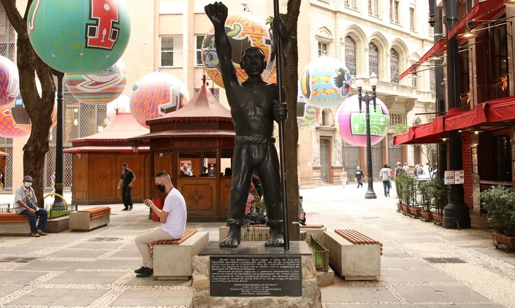 São Paulo: estátua em homenagem a Zumbi dos Palmares no centro da capital paulista (Rovena Rosa/Agência Brasil)