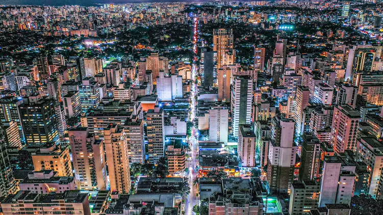 Vista aérea da rua Augusta, que fica perto da Paulista, Consolação e Jardins (Sergio Souza/Unsplash)