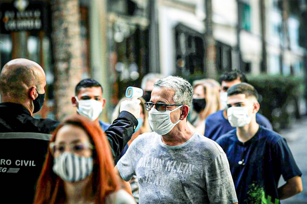 Brasil pode descartar mais de 12,7 bilhões de máscaras de tecido