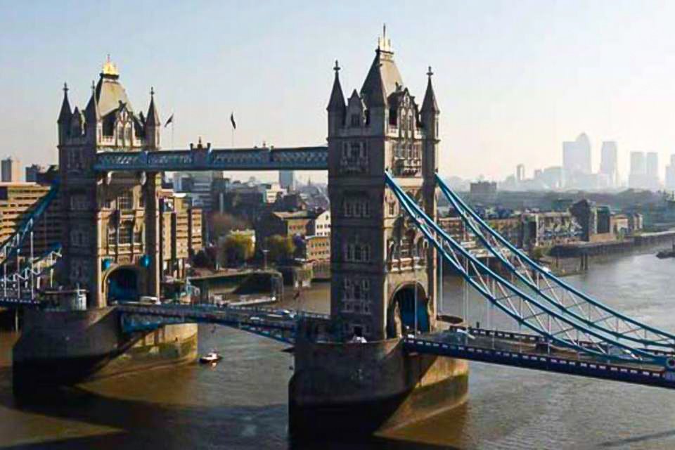 Tower Brigde, em Londres: Reino Unido criou novo visto para estudantes graduados em universidade de elite (Richard Heathcote/Getty Images)