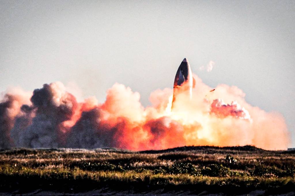 Protótipo de foguete da SpaceX explode em voo de teste; veja vídeo