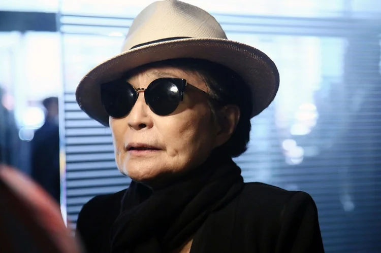 Yoko Ono: após o assassinato, Ono se dedicou a preservar a memória de Lennon, financiando a construção do memorial Strawberry Fields de Nova York, local de peregrinação para os seguidores do ex-Beatle de todo o mundo (AFP/AFP)